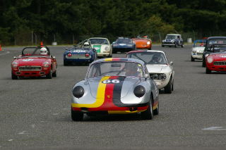 Illustration for article titled Invasion Of The Porsche 356 Racers!